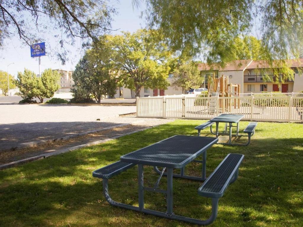 Baymont By Wyndham Grand Junction Motel Bagian luar foto
