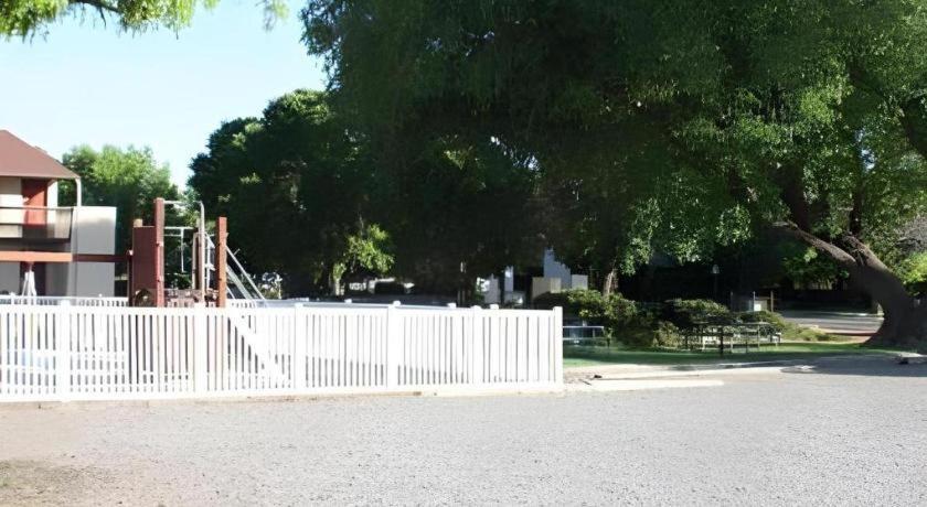 Baymont By Wyndham Grand Junction Motel Bagian luar foto