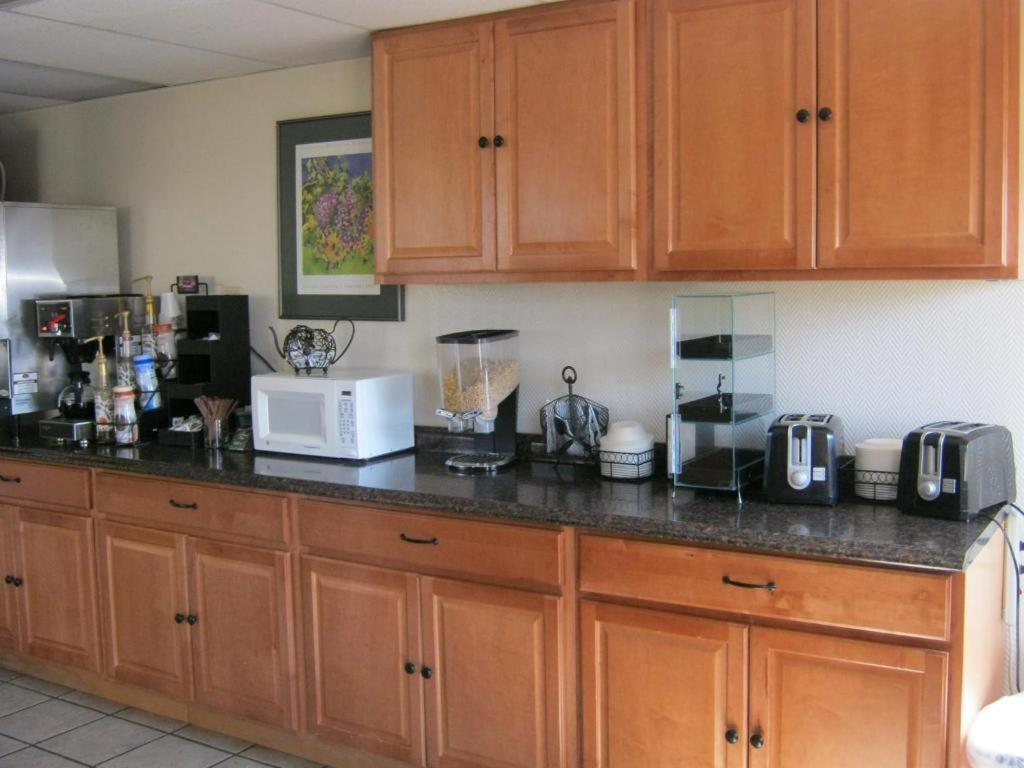 Baymont By Wyndham Grand Junction Motel Bagian luar foto