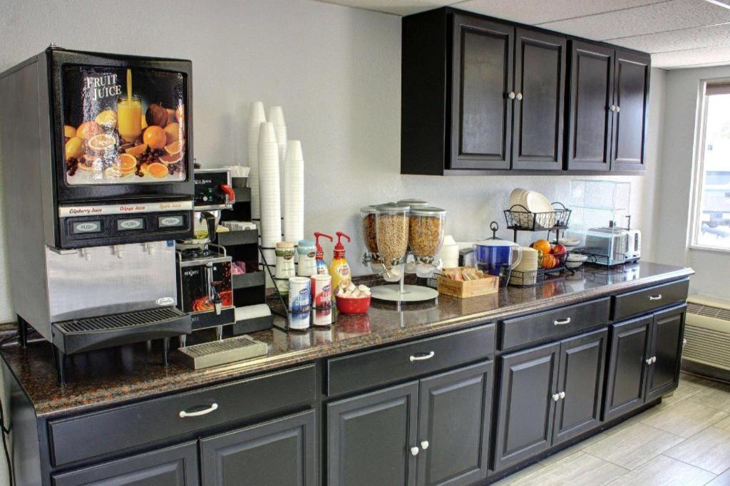 Baymont By Wyndham Grand Junction Motel Bagian luar foto